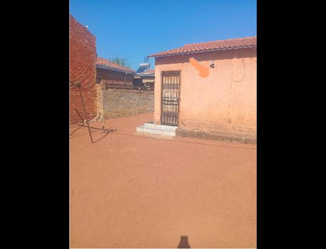 2 BEDROOM HOUSE FOR SALE IN SOSHANGUVE XX